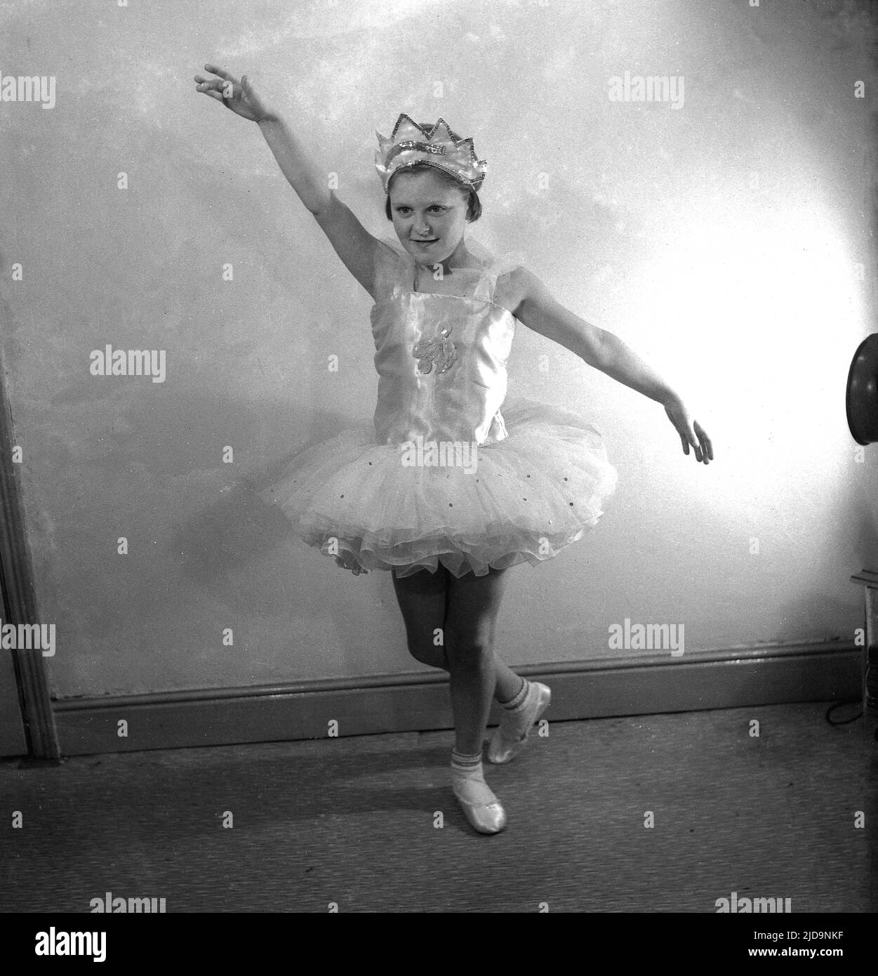 Bailarina de ballet blanco y negro fotografías e imágenes de alta  resolución - Alamy