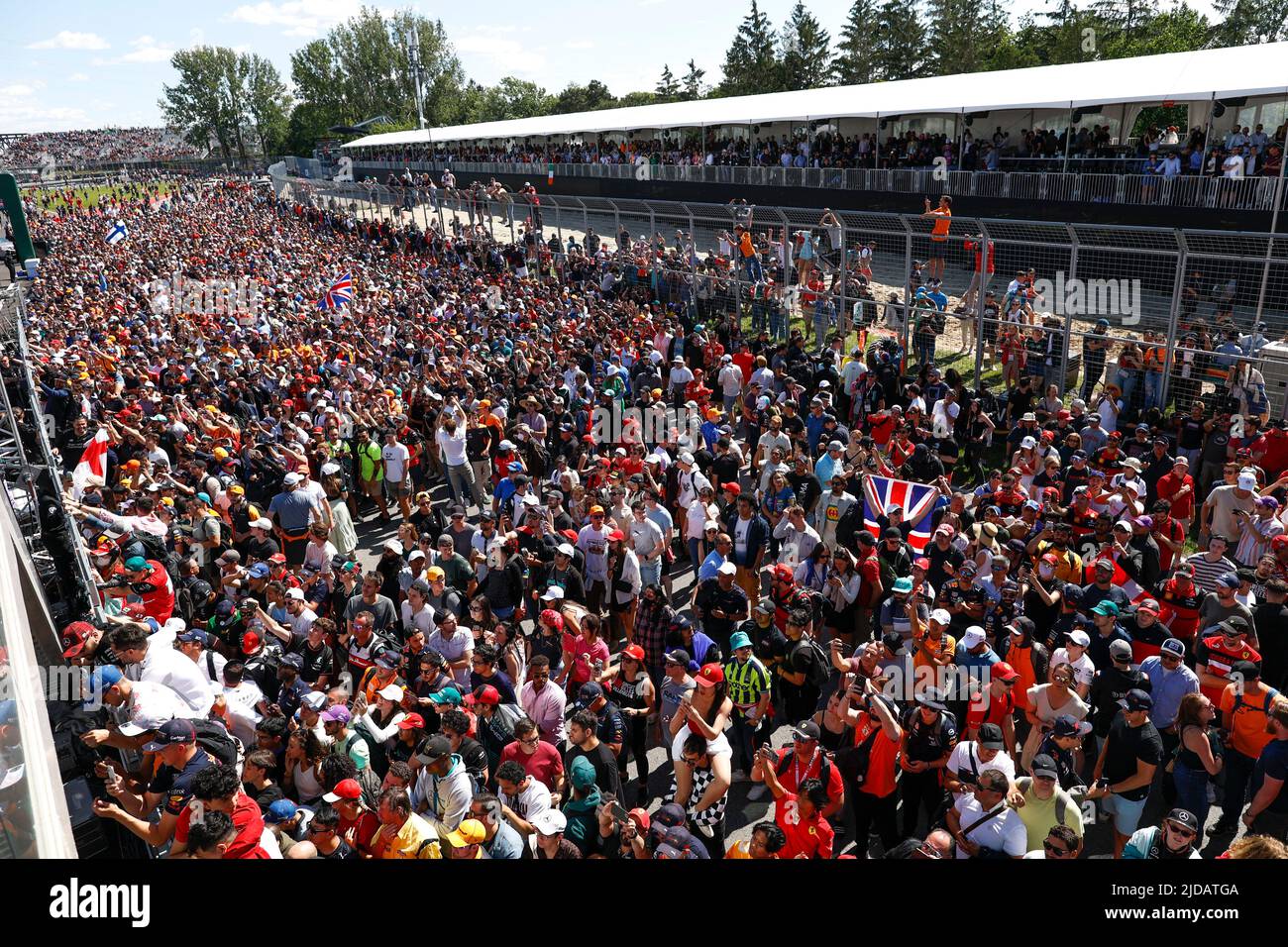 Montreal, Canadá. 19th de junio de 2022. Fans, F1 Gran Premio de Canadá en el Circuito Gilles-Villeneuve el 19 de junio de 2022 en Montreal, Canadá. (Foto por DOS) Crédito: dpa/Alamy Live News Foto de stock