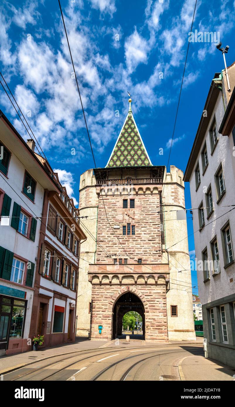 Puerta de la ciudad de Spalentor en Basilea, Suiza Foto de stock