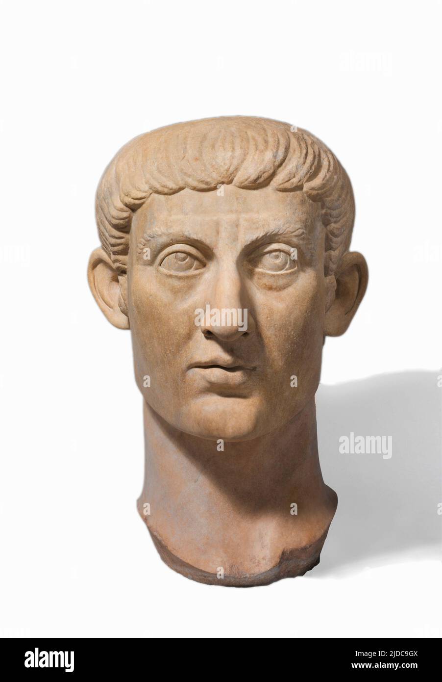 Retrato de mármol de la cabeza del emperador Constantino I ca. D.C., 325–370 Foto de stock