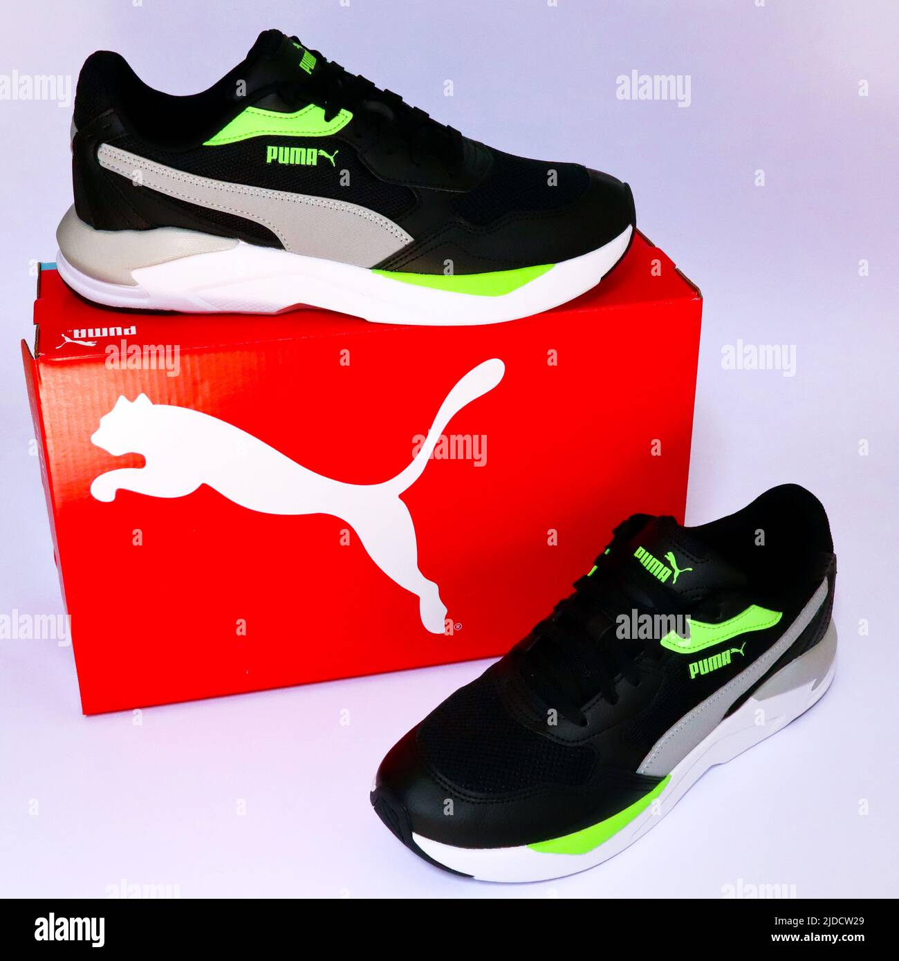 Sneakers Puma X-Ray Speed Lite, comodidad óptima con espuma suave  Fotografía de stock - Alamy