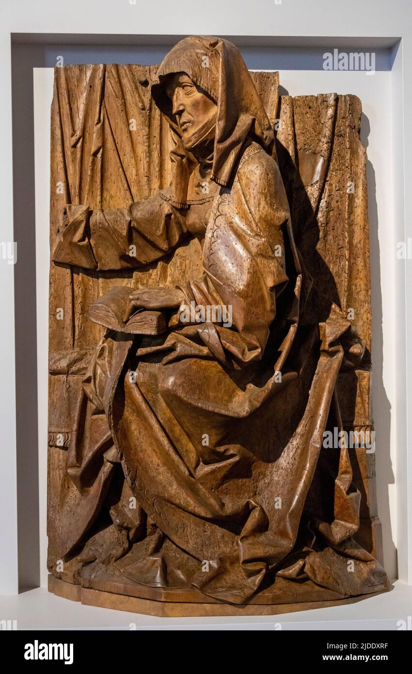 Escultura de madera de Santa Ana por Tilman Riemenschneider, c. 1505, Bayerisches Nationalmuseum, Munich, Alemania Foto de stock