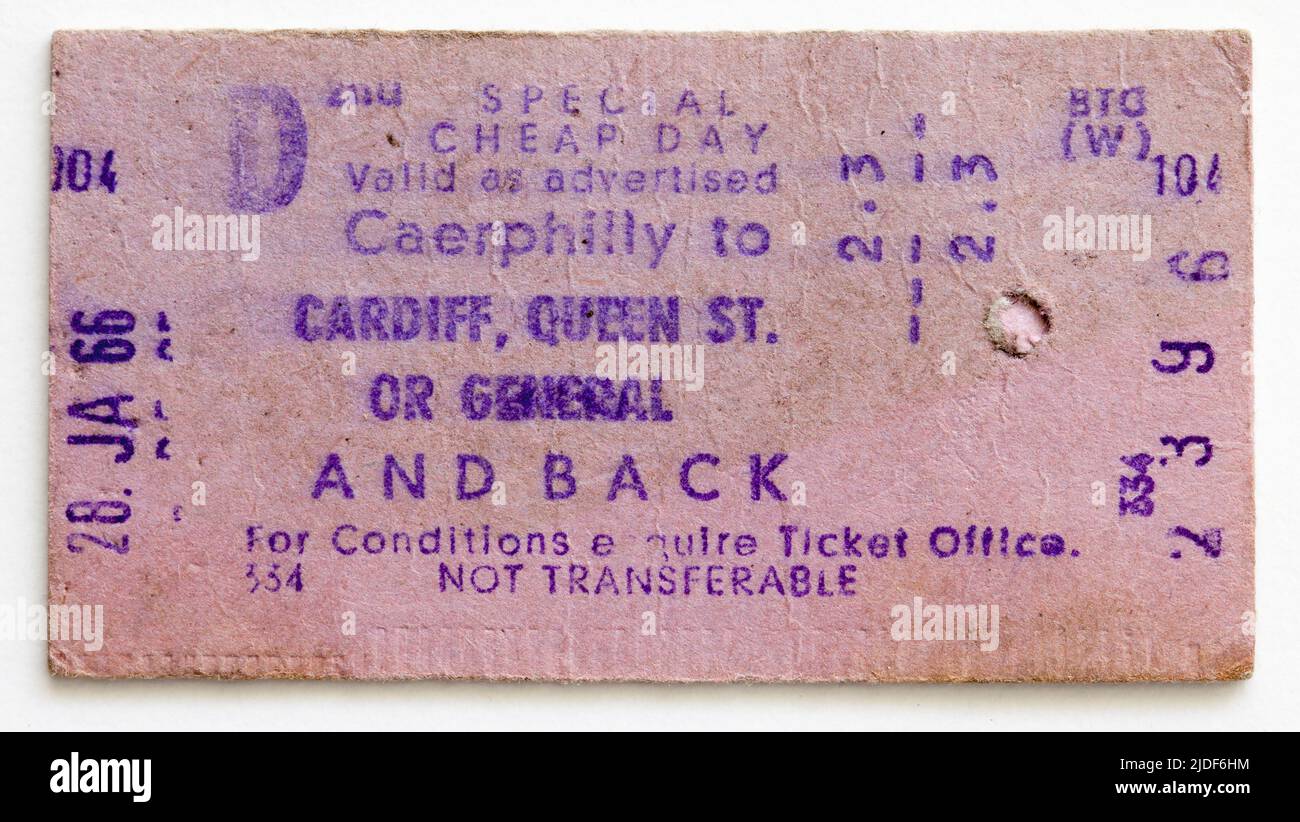 Billete de tren británico 1960s de Caerphilly a Cardiff Queen Street Foto de stock