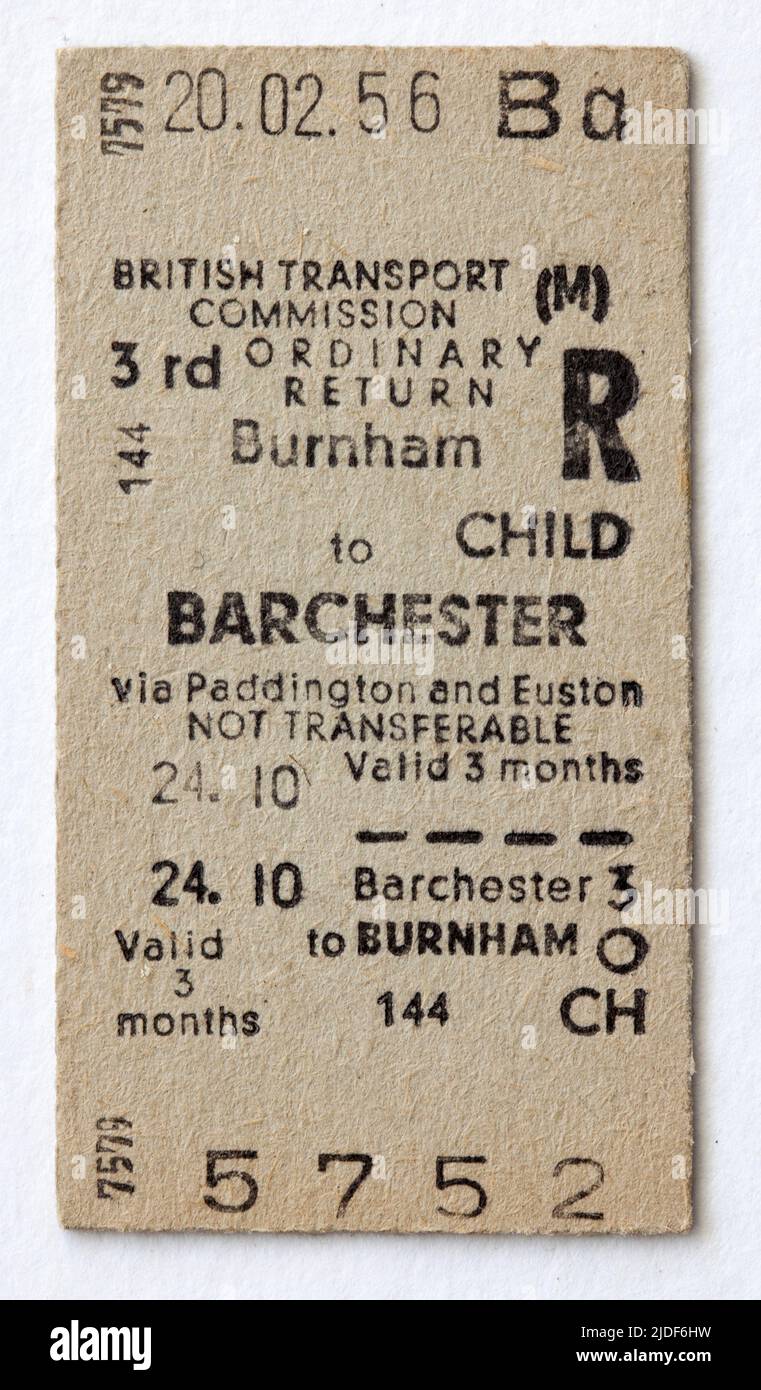 Billete de tren falso 1950s para la escuela de entrenamiento de ferrocarriles británicos a la ciudad ficticia de Barchester desde Burnham - Childs Fare Foto de stock
