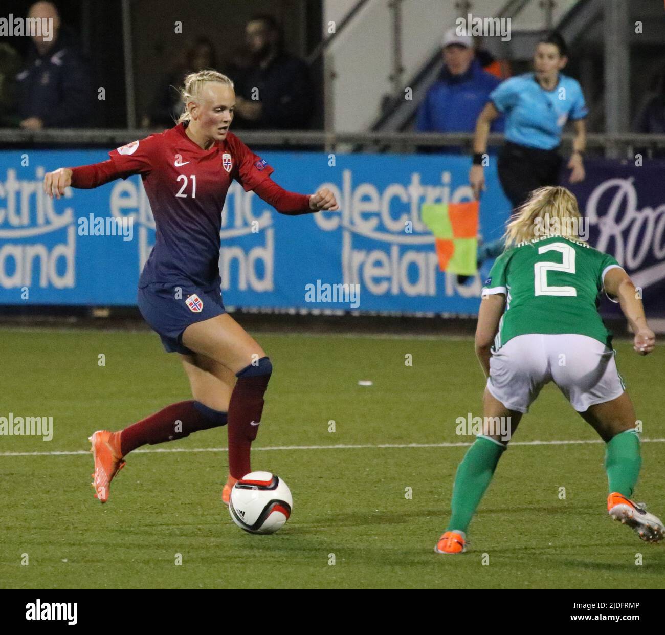 Campeonato Europeo Femenino de la UEFA 2021. 30 de agosto de 2019. Irlanda del Norte 0 Noruega 6 en Seaview, Belfast. Noruega Jugador de fútbol de la Internacional de Mujeres Karina Saevik Noruega (21). Foto de stock
