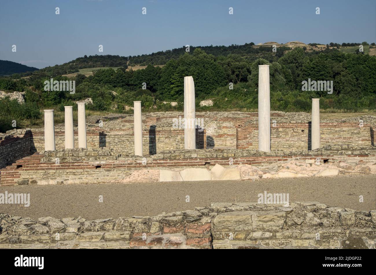 Columnas de peristyle en la excavación arqueológica de Gamzigrad, el antiguo Félix Romuliana construido por Galerio Emperador del Imperio Romano en Serbia Foto de stock