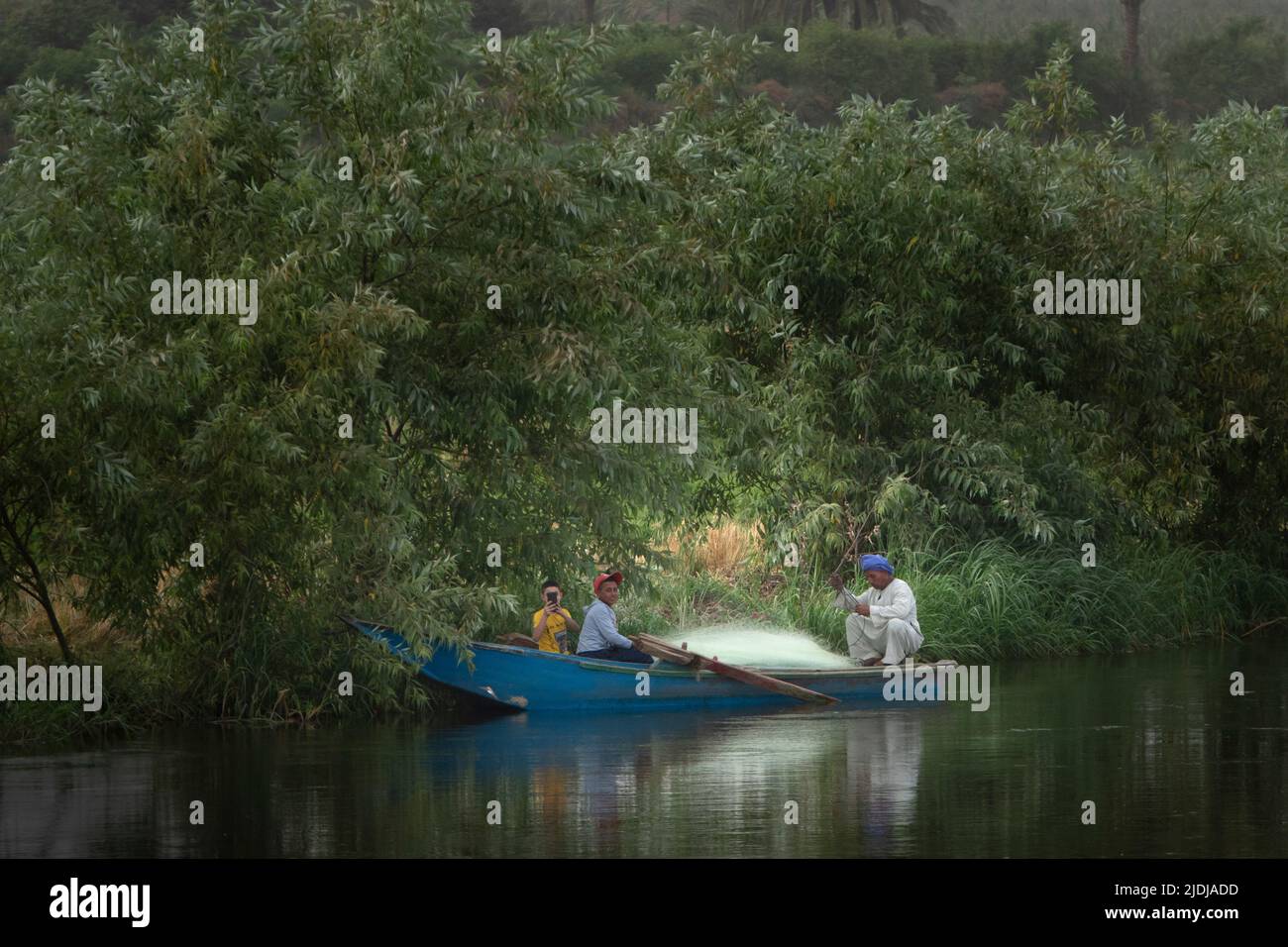 Pescadores del río Nilo, Egipto Foto de stock