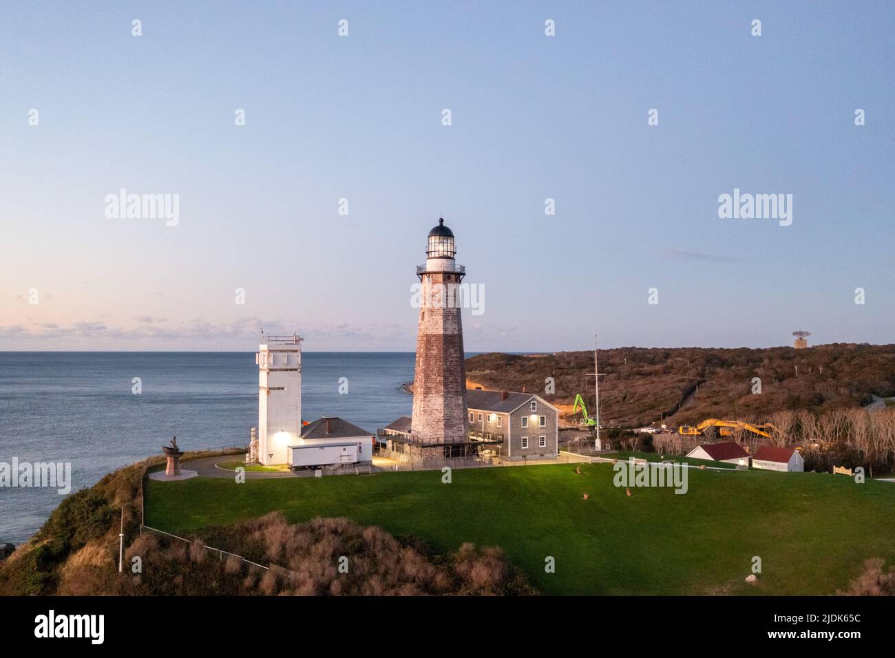 Montauk Lighthouse y la playa al amanecer, Long Island, Nueva York, Estados Unidos. Foto de stock