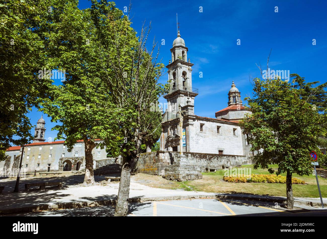Allariz, provincia de Ourense, Galicia, España : Iglesia barroca de San Benito. Foto de stock