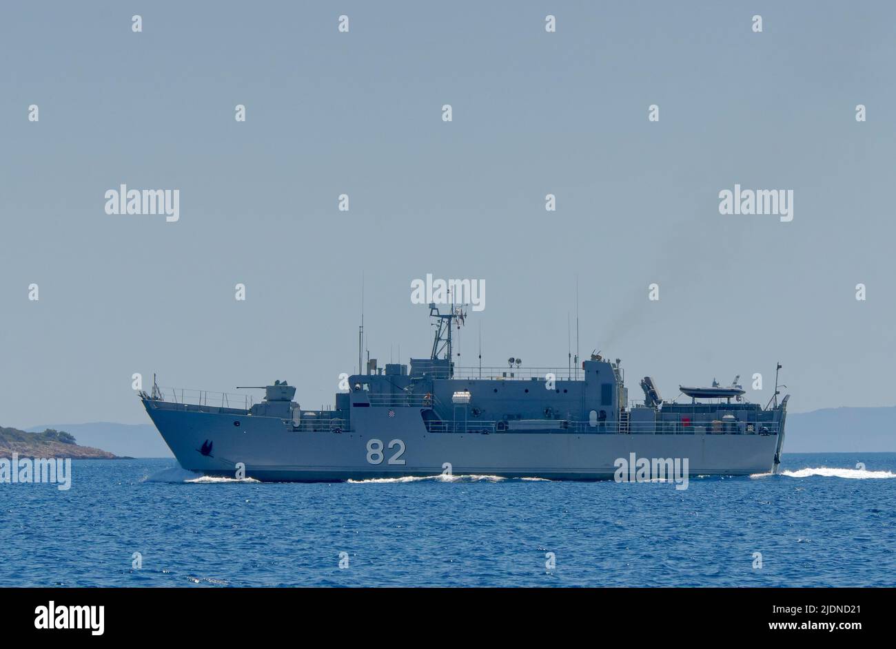 Buque de desembarco/minelayer de la marina croata de la clase Silba DBM-82. Foto de stock