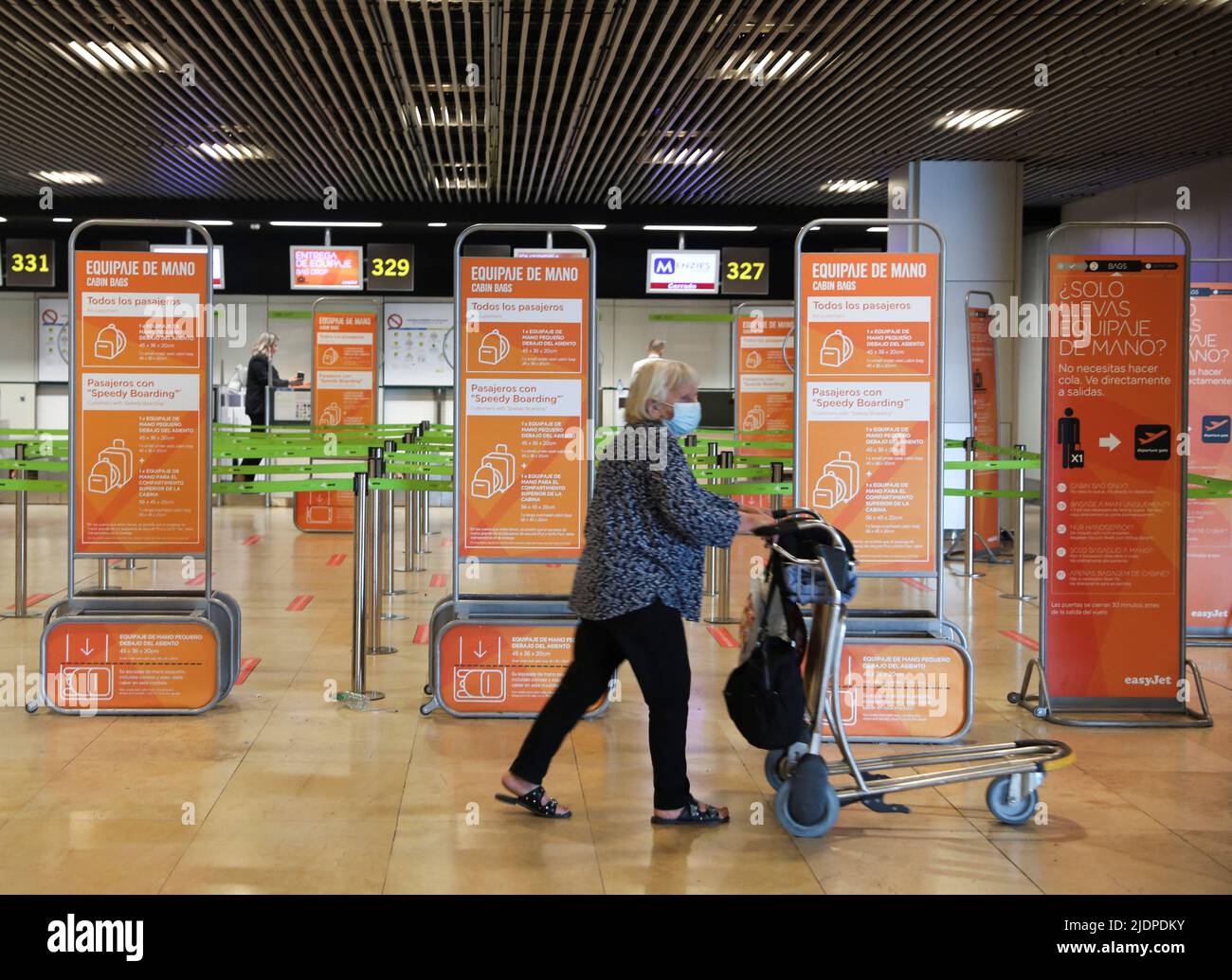 Easyjet check in desk Fotos e Imágenes de stock Alamy