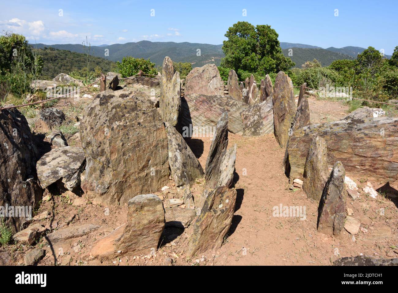 Cámara funeraria neolítica o megalítica, Tumba antigua o dolmen de Gaoutabry, La Londe-les-Maures, Var Provence Francia Foto de stock