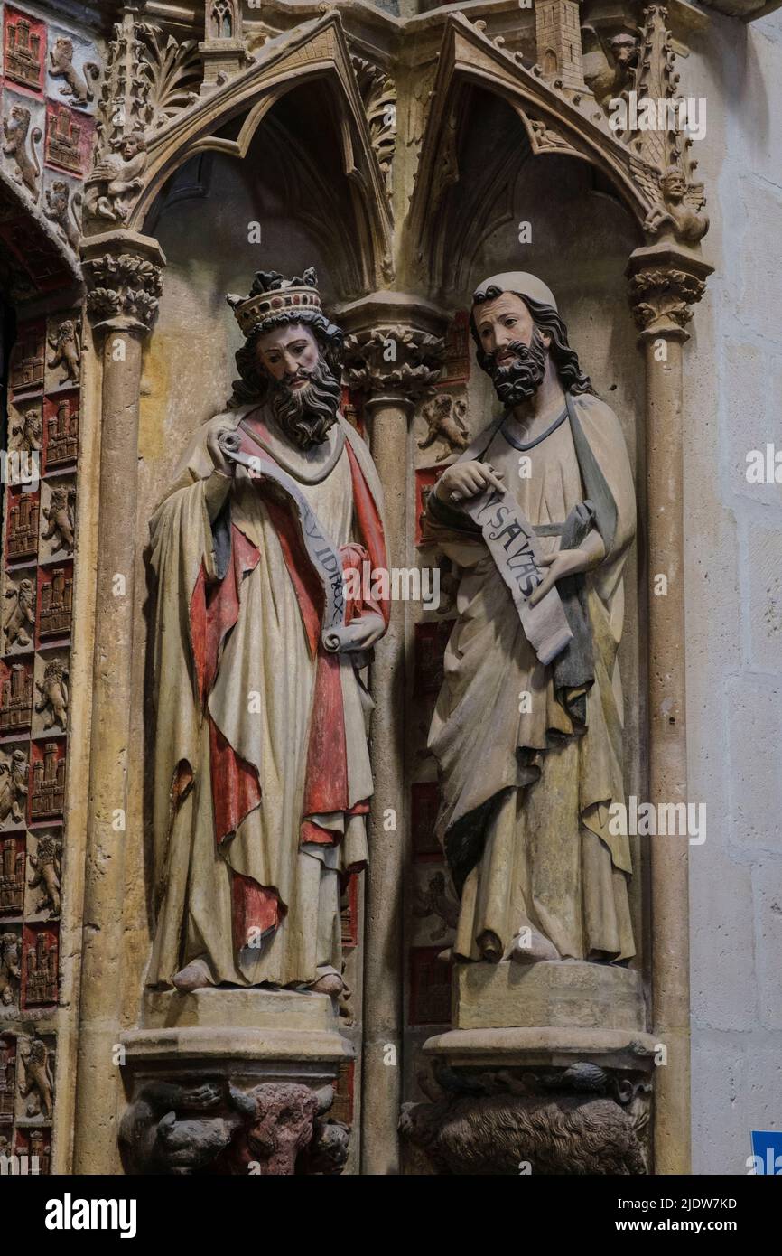 España, Burgos. Catedral de Santa María, Patrimonio de la Humanidad. Estatuas en la Iglesia. Foto de stock