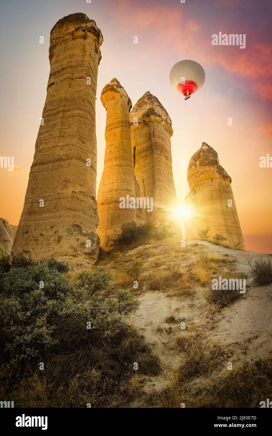 Amor en el valle de Goreme national park. Cappadocia, Turquía Foto de stock