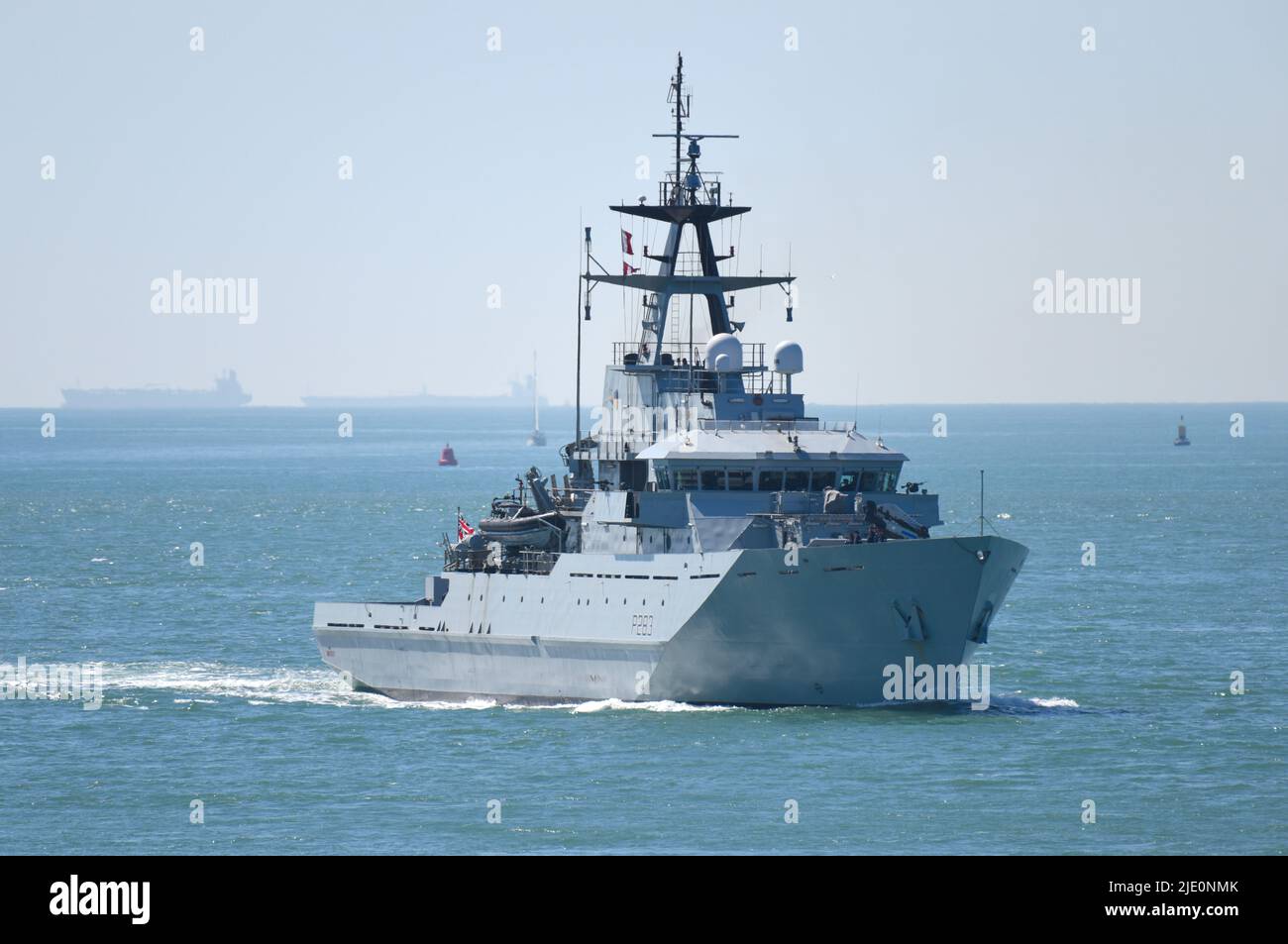 22/06/2022 Portsmouth UK El HMS Mersey es un buque patrullero de clase River de la Royal Navy. Los derechos de los 79,5m buques cubren la protección de la pesca, pár Foto de stock