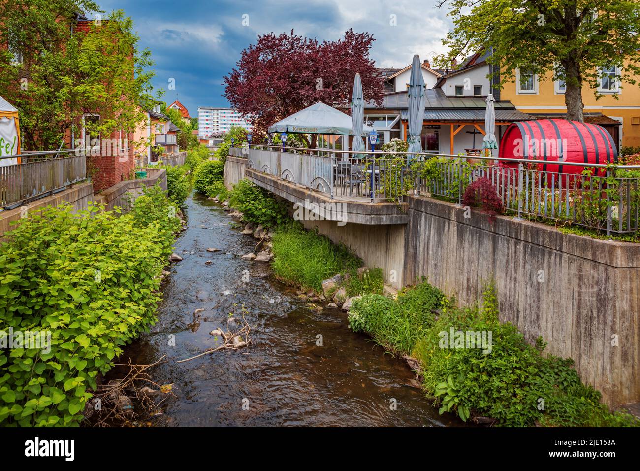 NEUSTADT BEI COBURG, BAVIERA, ALEMANIA - HACIA MAYO de 2022: El paisaje urbano de la ciudad de Neustadt bei Coburg, Alemania. Foto de stock