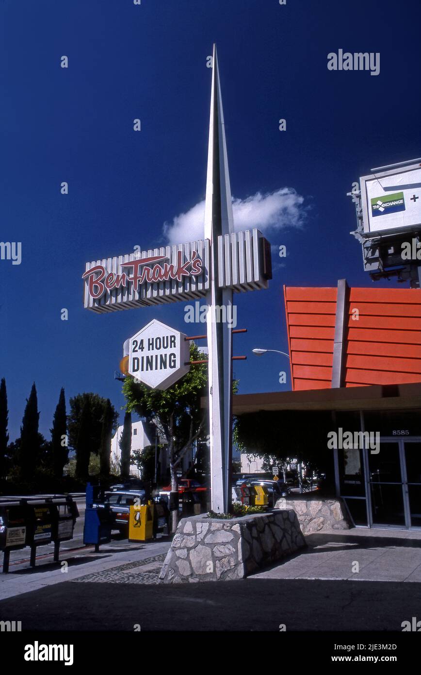 Cartel de la era espacial de 1960s para la cafetería Ben Frank en Sunset Strip en West Hollywood, CA Foto de stock