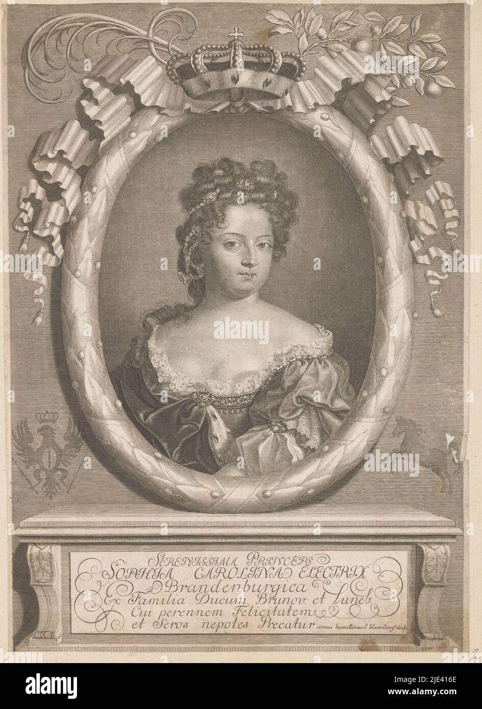 Retrato de Sophia Charlotte, Reina de Prusia, como Electress de Brandeburgo, Samuel Blesendorf, 1688 - 1701, imprenta: Samuel Blesendorf, (mencionado en el objeto), Berlín, 1688 - 1701, papel, grabado de 330 mm de alto x 235 mm de ancho Foto de stock
