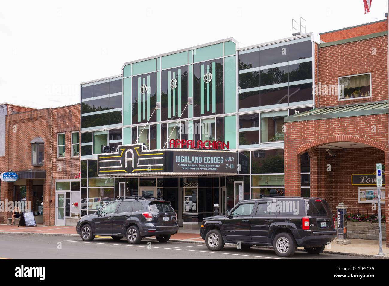 BOONE, NC, EE.UU.-20 DE JUNIO de 2022: Teatro Appalachian Art Deco en Main Street. Foto de stock