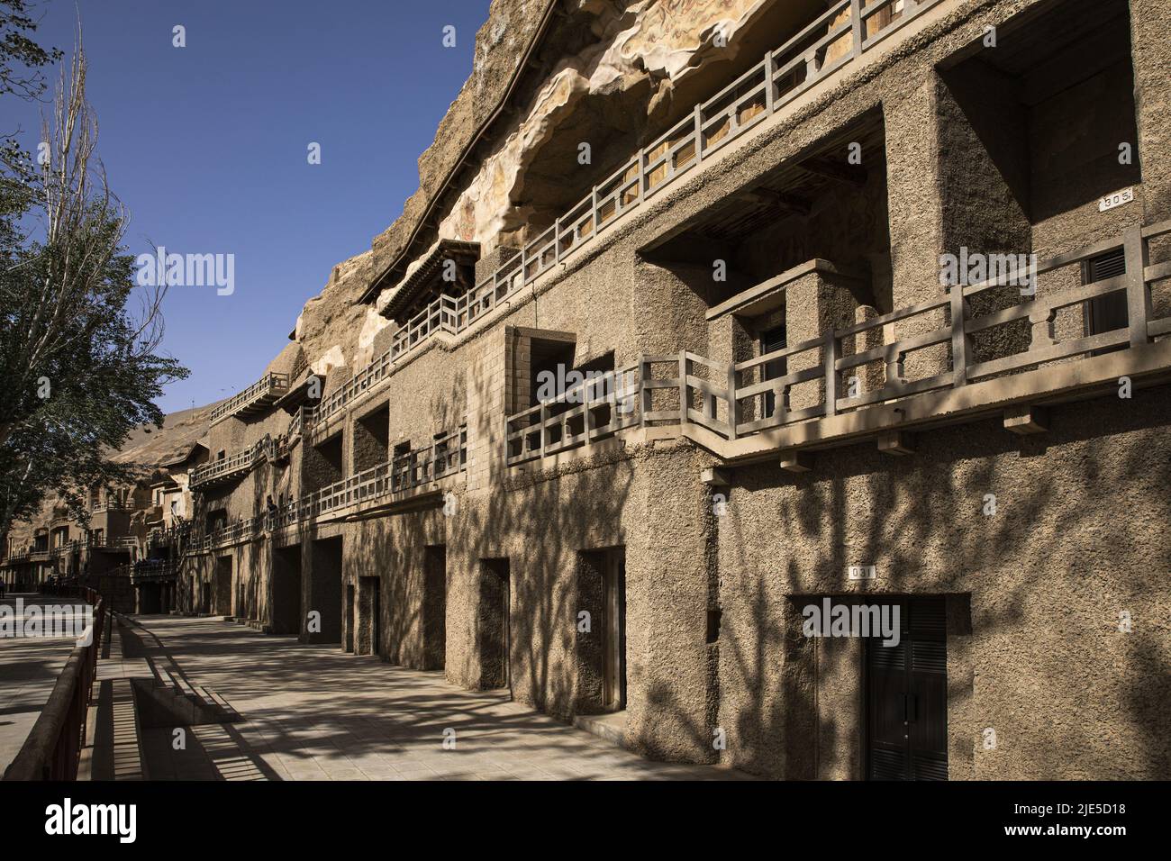 Provincia de Gansu dunhuang mogao grutas arquitectura paisajística Foto de stock
