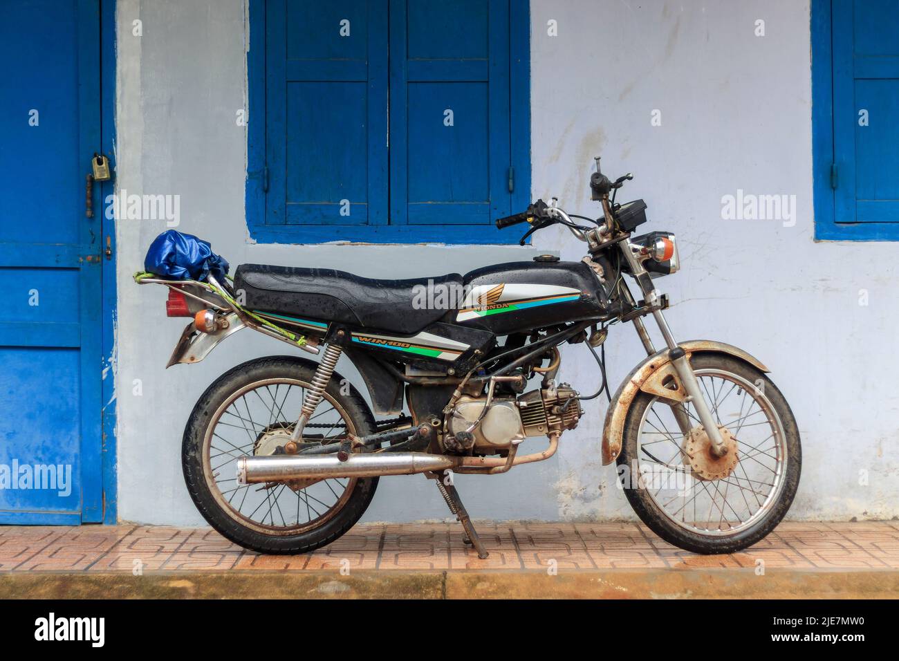 Honda motorbike vietnam fotografías e imágenes de alta resolución - Alamy