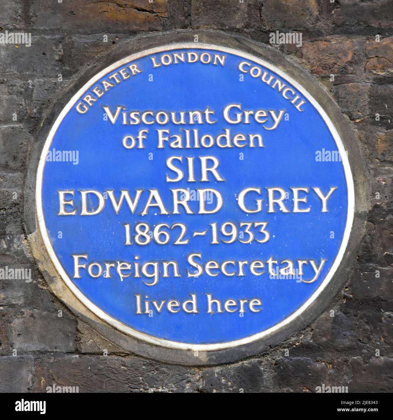 Greater London Council Placa de pared azul HISTORIAL Sir Edward Grey Visconde Grey de Falloden Un Ministro de Asuntos Exteriores del Reino Unido vivió en este lugar 1862 - 1933 Foto de stock
