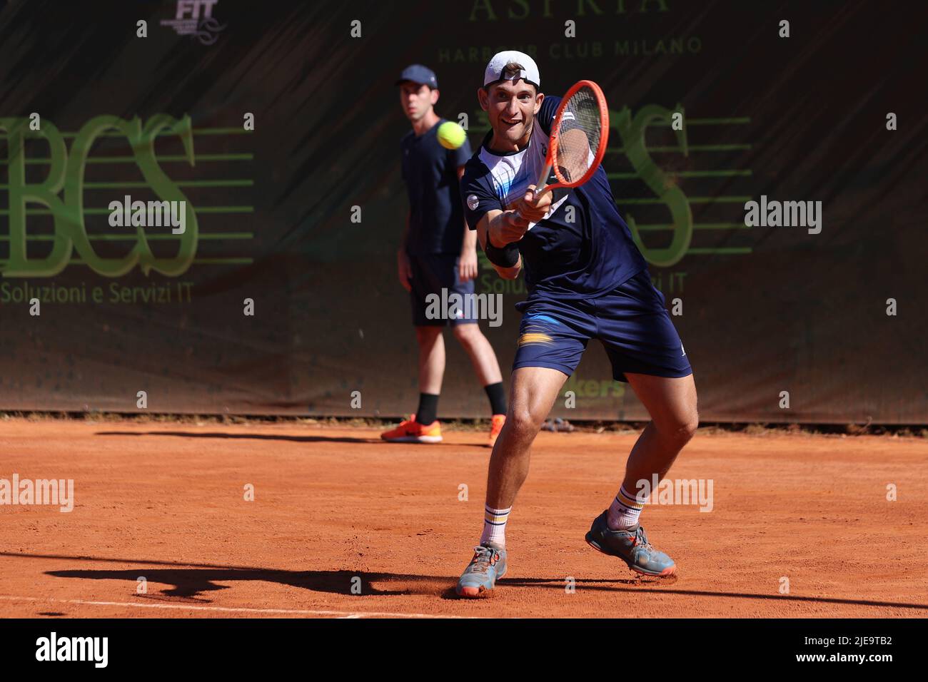 Italia, Milán, 25 2022 de junio: Francesco PASSARO durante el partido de tenis  FRANCESCO PASSARO (ITA) vs FABIAN MAROZSAN (RUS) semifinal ATP Challenger  Milán en el Club de Puerto de Aspria (Foto