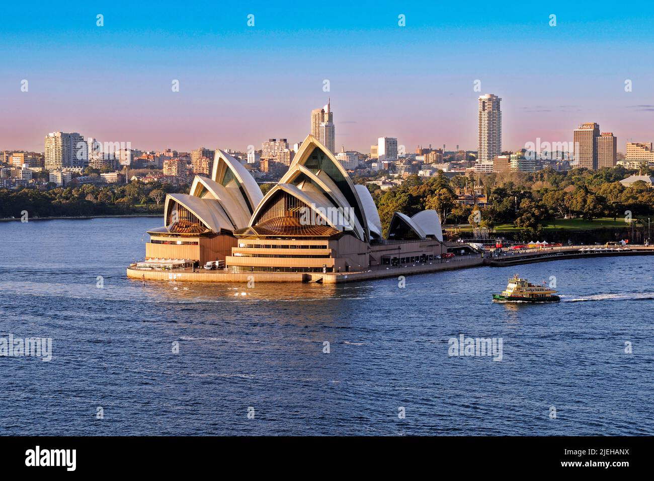 Oper von Sydney von der Harbour Bridge aus gesehen, am frühen Morgen, Sydney, Nueva Gales del Sur, Australien Foto de stock
