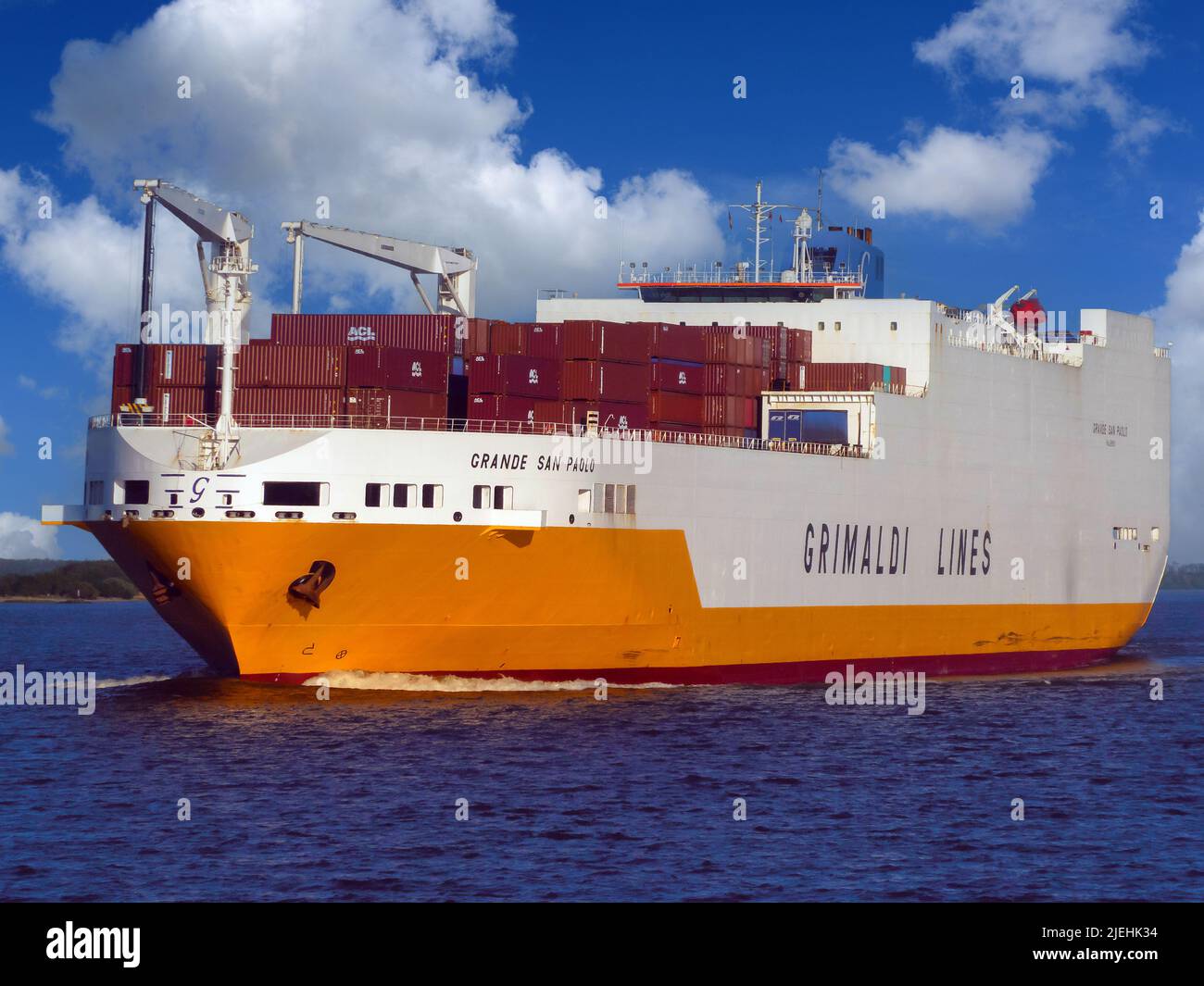 Operador de contenedores/Ro Grande San Paolo auf der Elbe Foto de stock