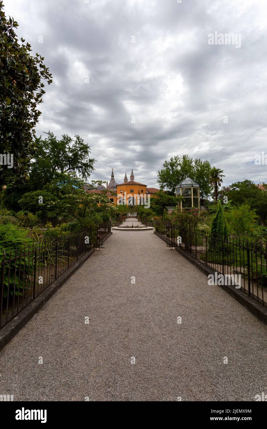 Padua, Italia - 06 10 2022: Jardín Botánico de la Universidad de Padua en Padua en un día de verano. Foto de stock