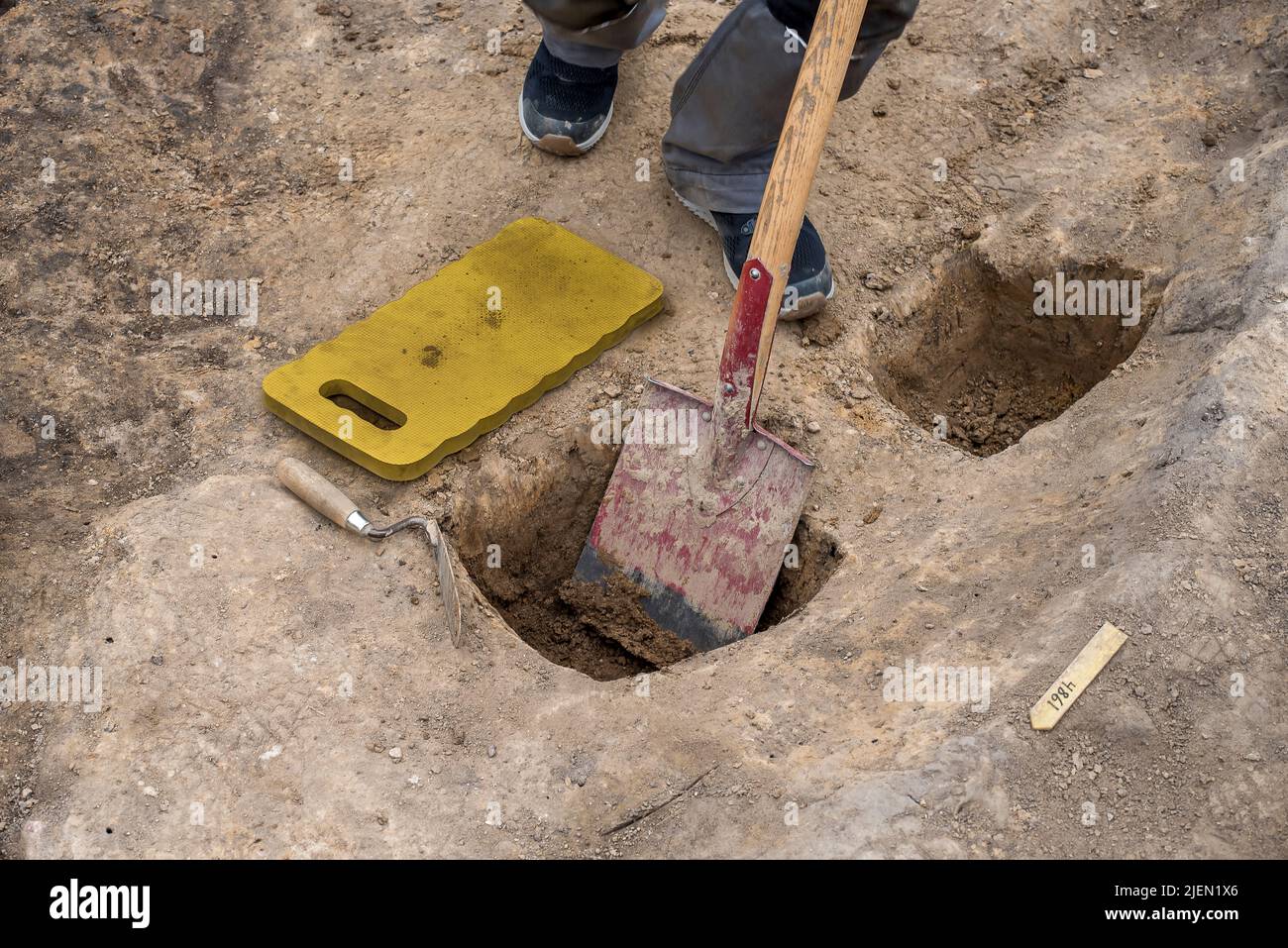 Excavación arqueológica de un asentamiento vikingo en Erritsø, Dinamarca, 15 de junio de 2022 Foto de stock