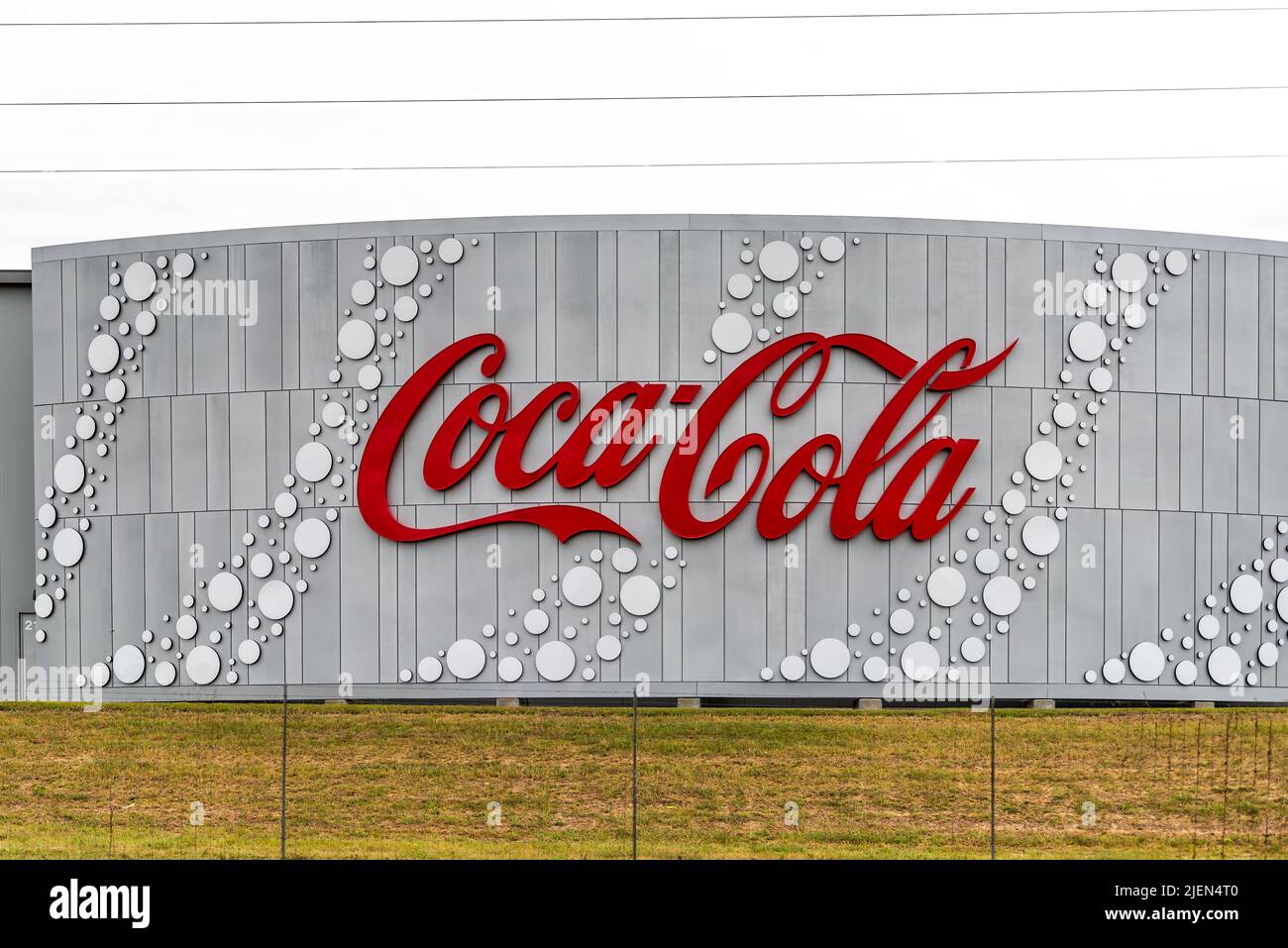Planta embotelladora de coca cola fotografías e imágenes de alta