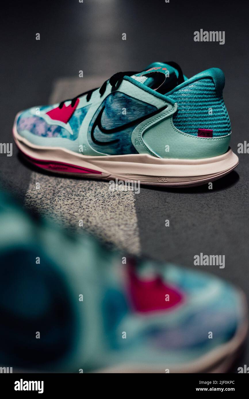 Zapatos rosa nike fotografías e imágenes de alta resolución - Página 2 -  Alamy