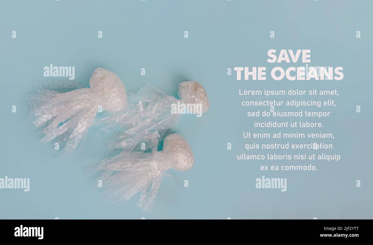 Vida marina y oceánica de los residuos. Peces medulares fuera de residuos plásticos sobre fondo azul. Contaminación del planeta. Concepto de salvar el medio ambiente, los océanos Foto de stock