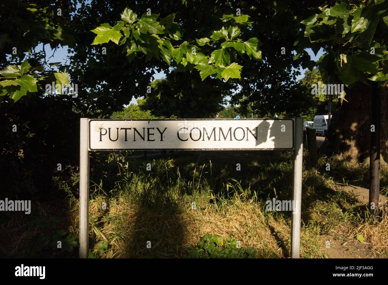 Cartel de la calle Putney Common en Lower Putney Common, Putney, Wandsworth, Londres, Inglaterra, REINO UNIDO Foto de stock