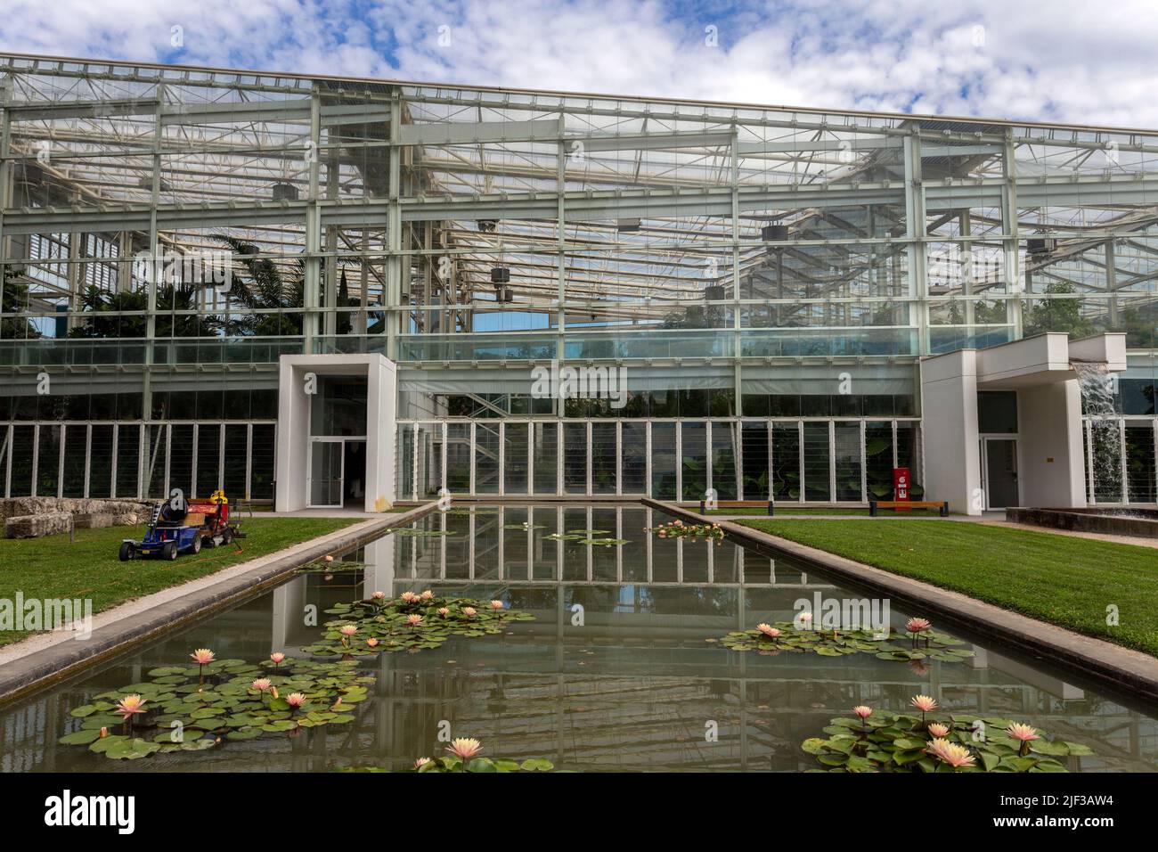 Padua, Italia - 06 10 2022: El Jardín de la Biodiversidad en el Jardín Botánico de Padua en un día de verano. Foto de stock