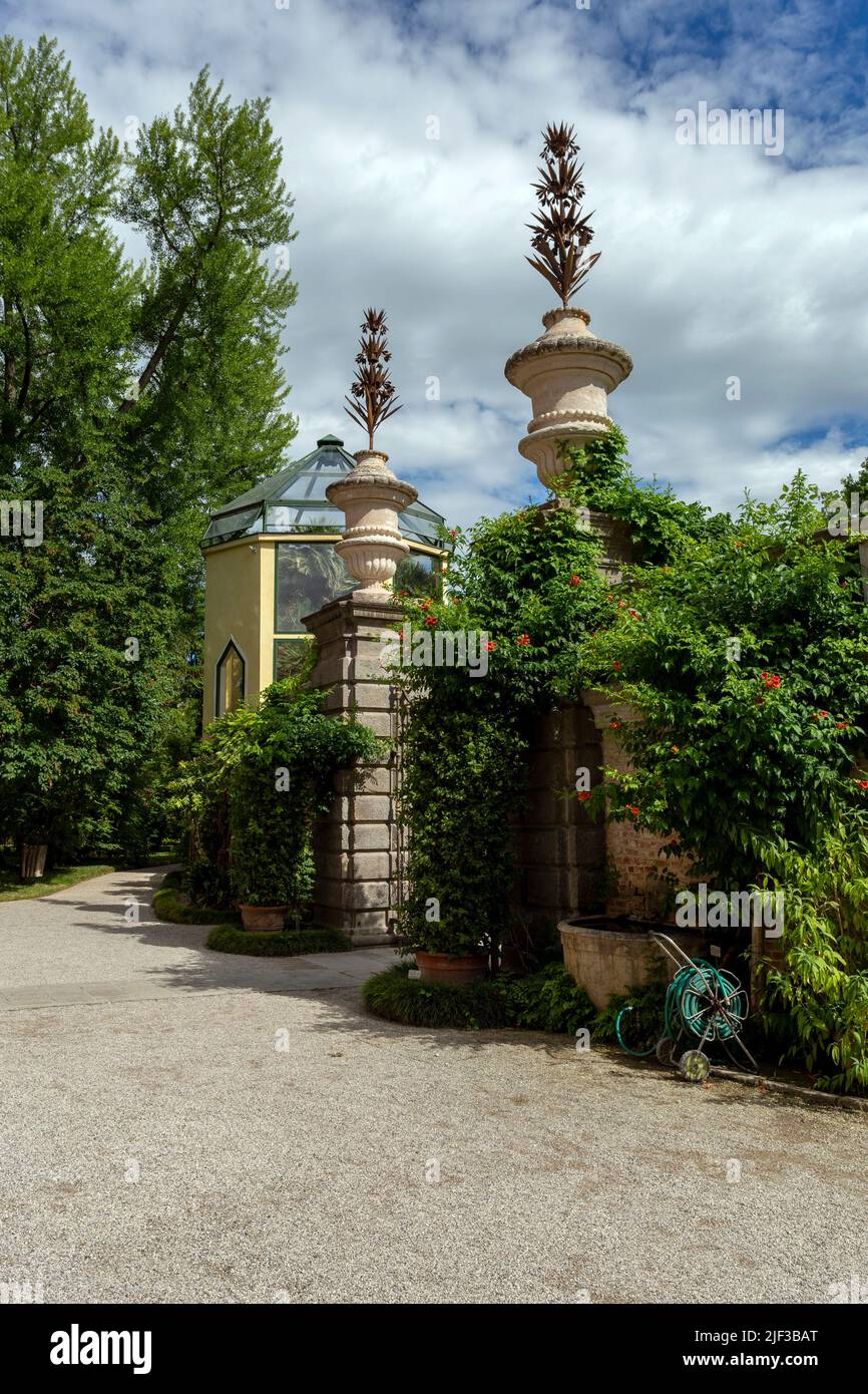 Padua, Italia - 06 10 2022: Jardín Botánico de la Universidad de Padua en Padua en un día de verano. Foto de stock