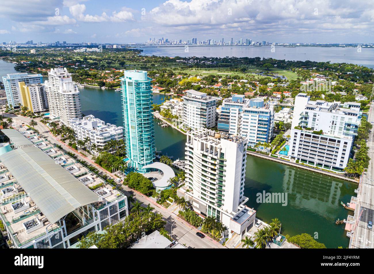 Miami Beach Florida, vista aérea desde arriba, 6000 Indian Creek Condominium, Casablanca en el Ocean Hotel, Terra Beachside Villas, La Gorce Island Foto de stock