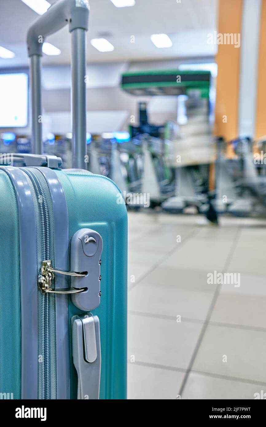 Maleta aeropuerto fotografías e imágenes de alta resolución - Página 7 -  Alamy