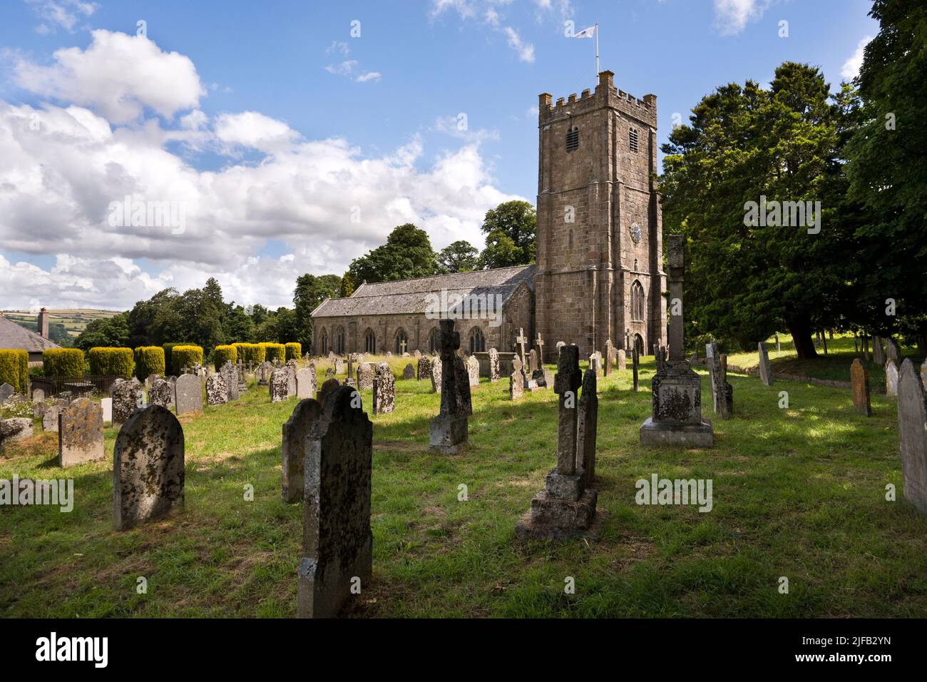 Iglesia de San Miguel en la ciudad rural de Chagford, dartmoor, Devon, Reino Unido Foto de stock