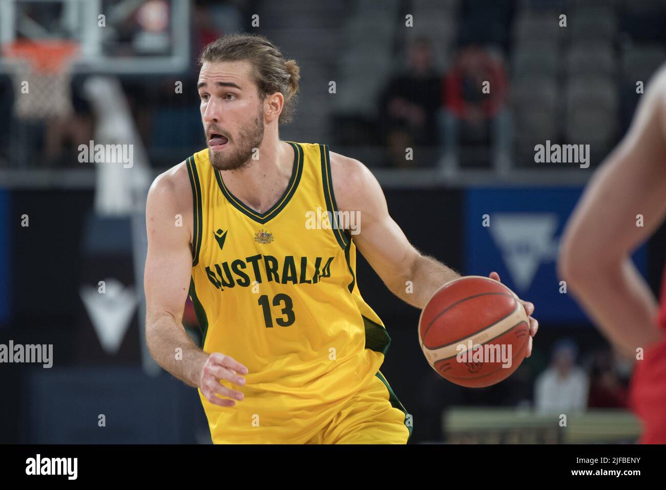 Melbourne, Australia. 01st de julio de 2022. Sam Froling del equipo de  baloncesto de Australia en acción durante el partido de clasificación del  Grupo B Window 3 de la Copa Mundial FIBA