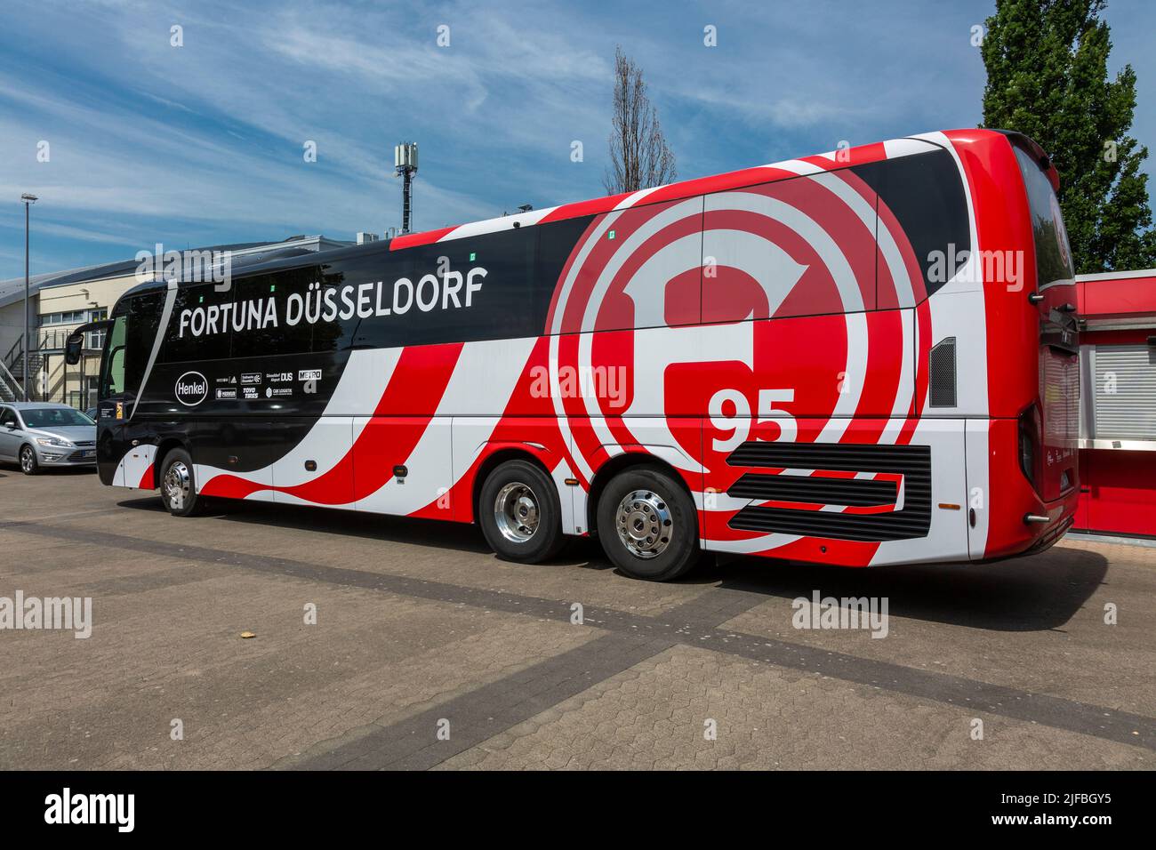 fútbol, 2. Bundesliga, 2022/2023, Fortuna Duesseldorf, autobús del equipo Foto de stock