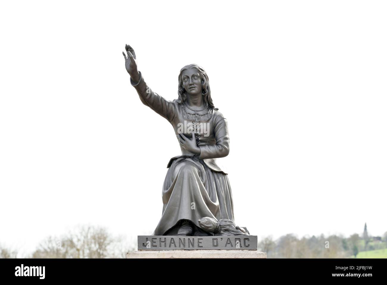 Francia, Vosgos, Domremy la Pucelle, lugar de nacimiento de Juana de Arco, lugar de nacimiento de Jeanne, estatua de Jeanne d'Arc Foto de stock