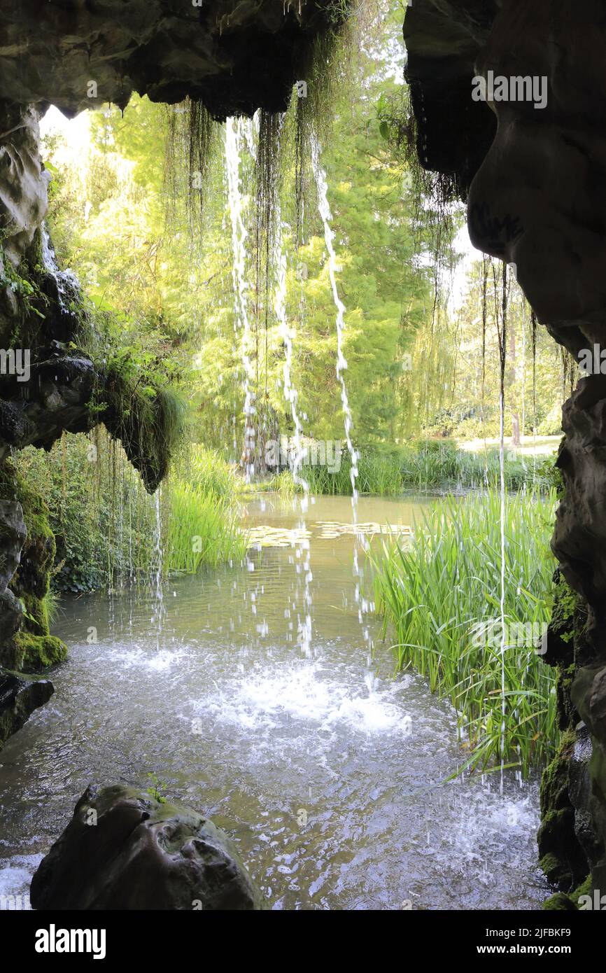 Francia, Norte, Roubaix, Barbieux parque del paisajista Barillet-Deschamps diseñado a finales del siglo 19th, la cueva Foto de stock
