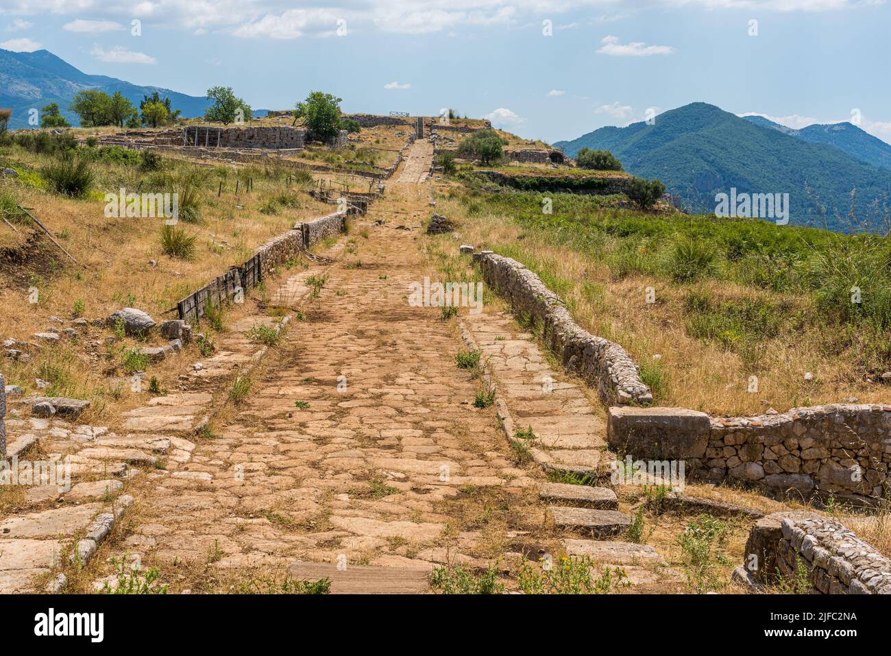 La Norba, antigua ciudad del Lacio en el extremo occidental de los Montes Lepini, en la provincia de Latina, Lacio, Italia Foto de stock