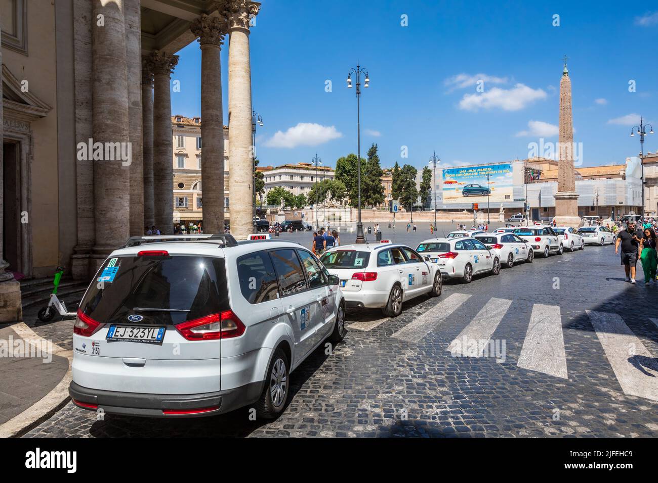 Taxi roma taxi in rome fotografías e imágenes de alta resolución - Alamy
