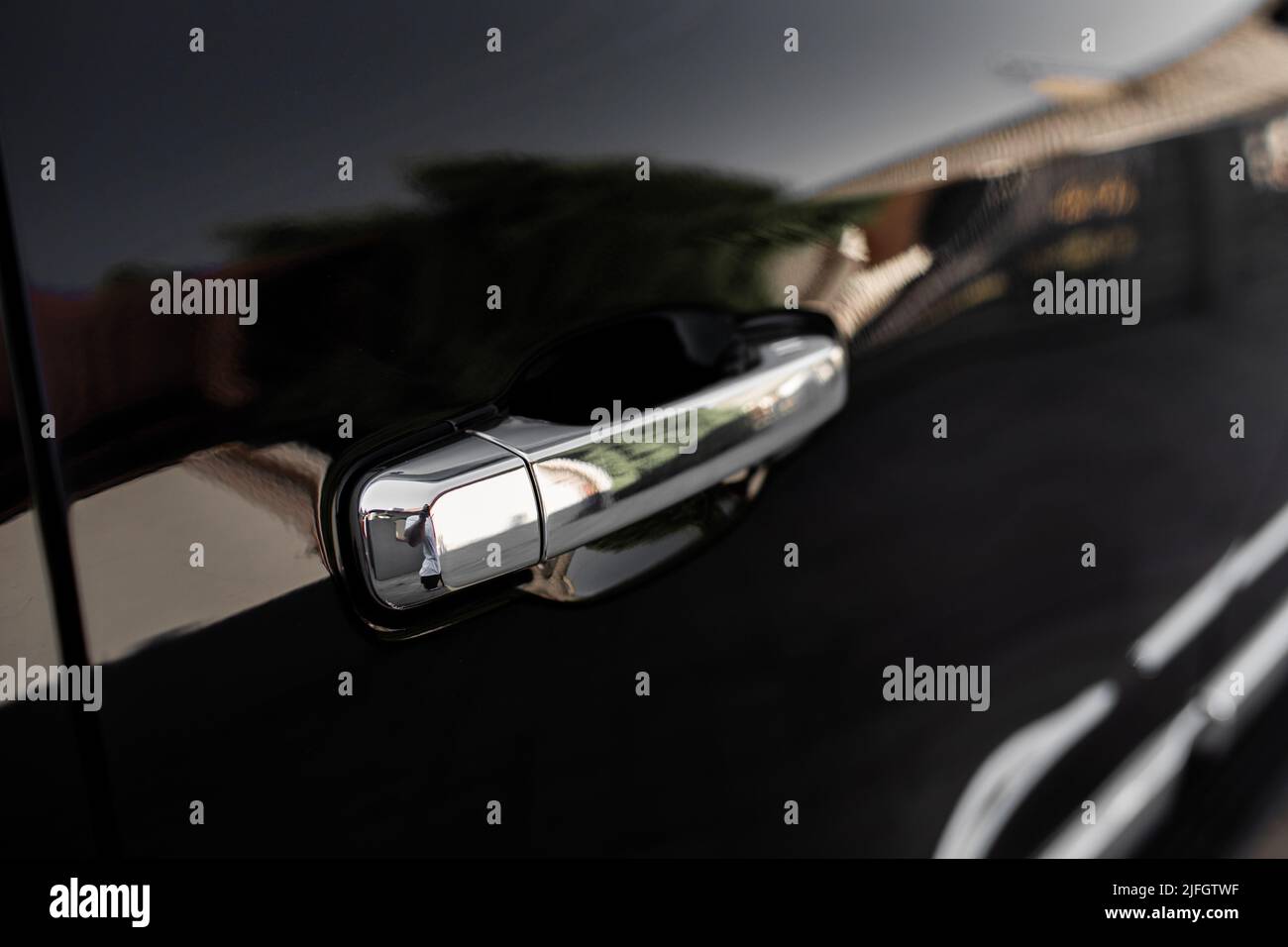 Pintura de coche negro brillante fotografías e imágenes de alta resolución  - Alamy