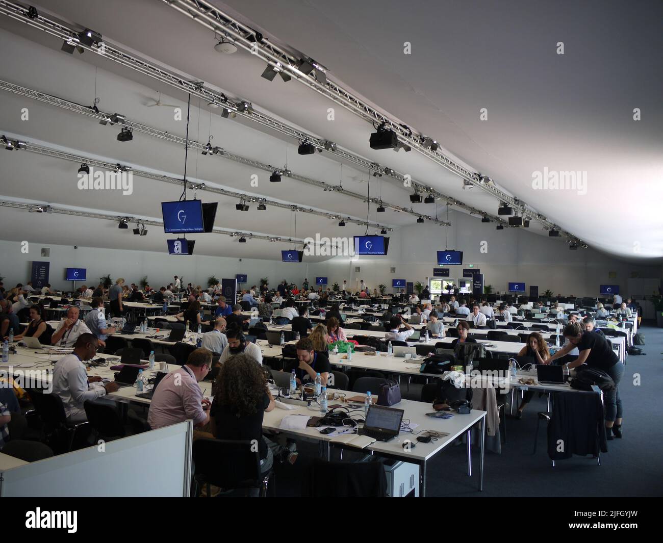 Centro de prensa de la cumbre del G7 en Alemania, en junio de 2022 Foto de stock