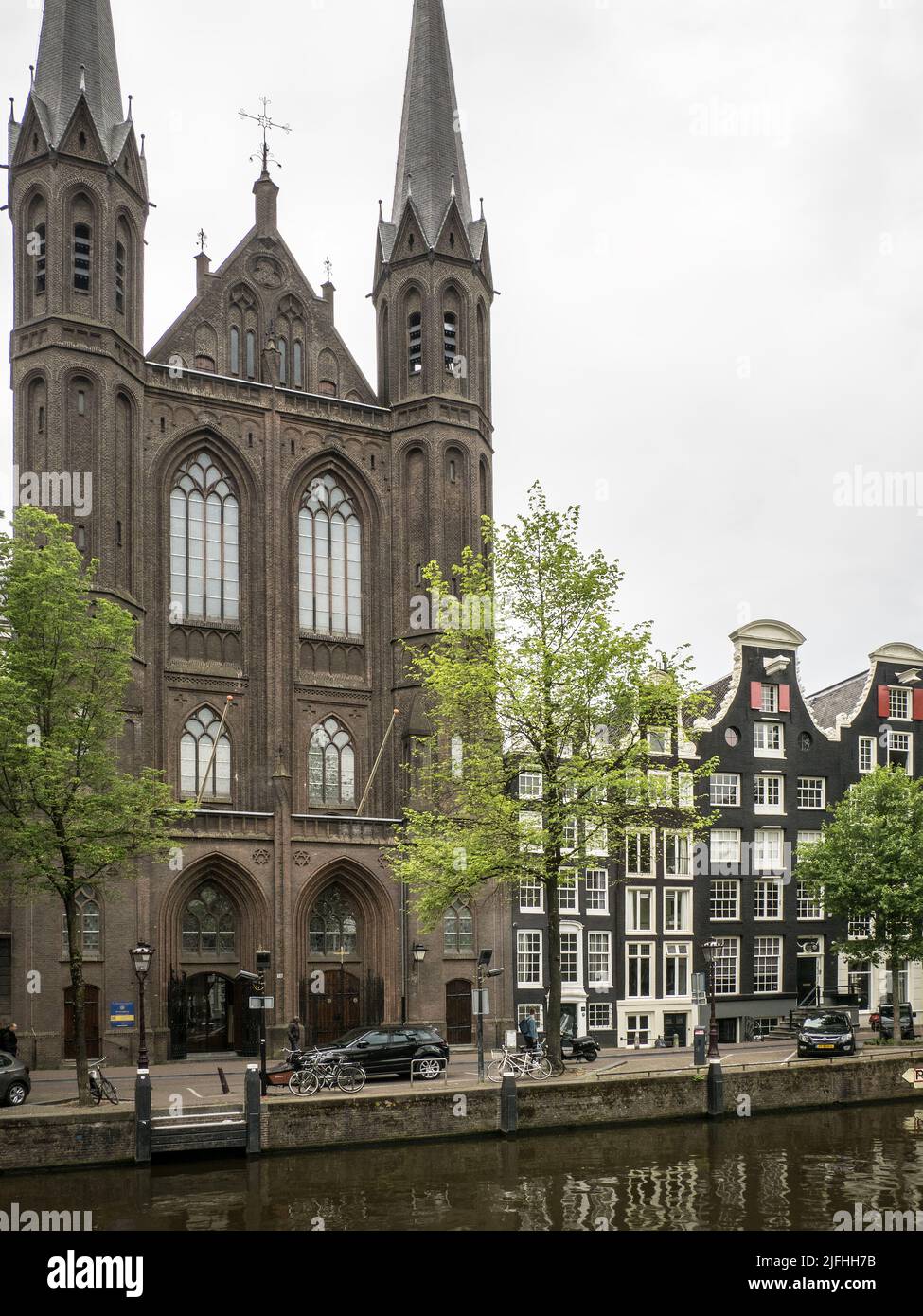 Iglesia de Krijtberg con Estrella de David en Ámsterdam Foto de stock