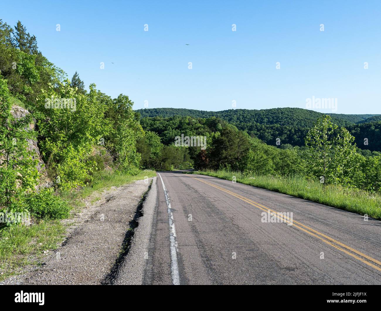 Autopista en Missouri Ozarks Foto de stock